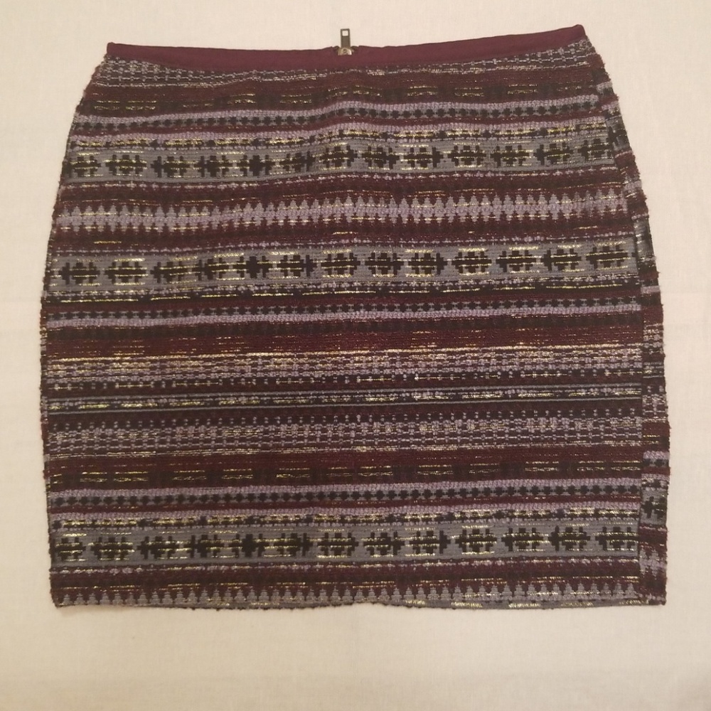 H&M Burgundy/Gold Skirt - Size 6